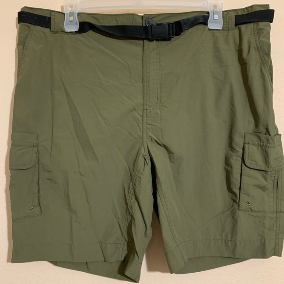 Magellan Outdoors Fish Gear Men’s Cargo Shorts Size 2XL - lightweight - Picture 2 of 9